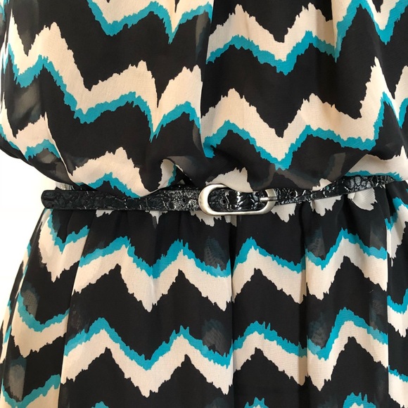 LILY ROSE • CHEVRON PRINT DRESS - Picture 3 of 8